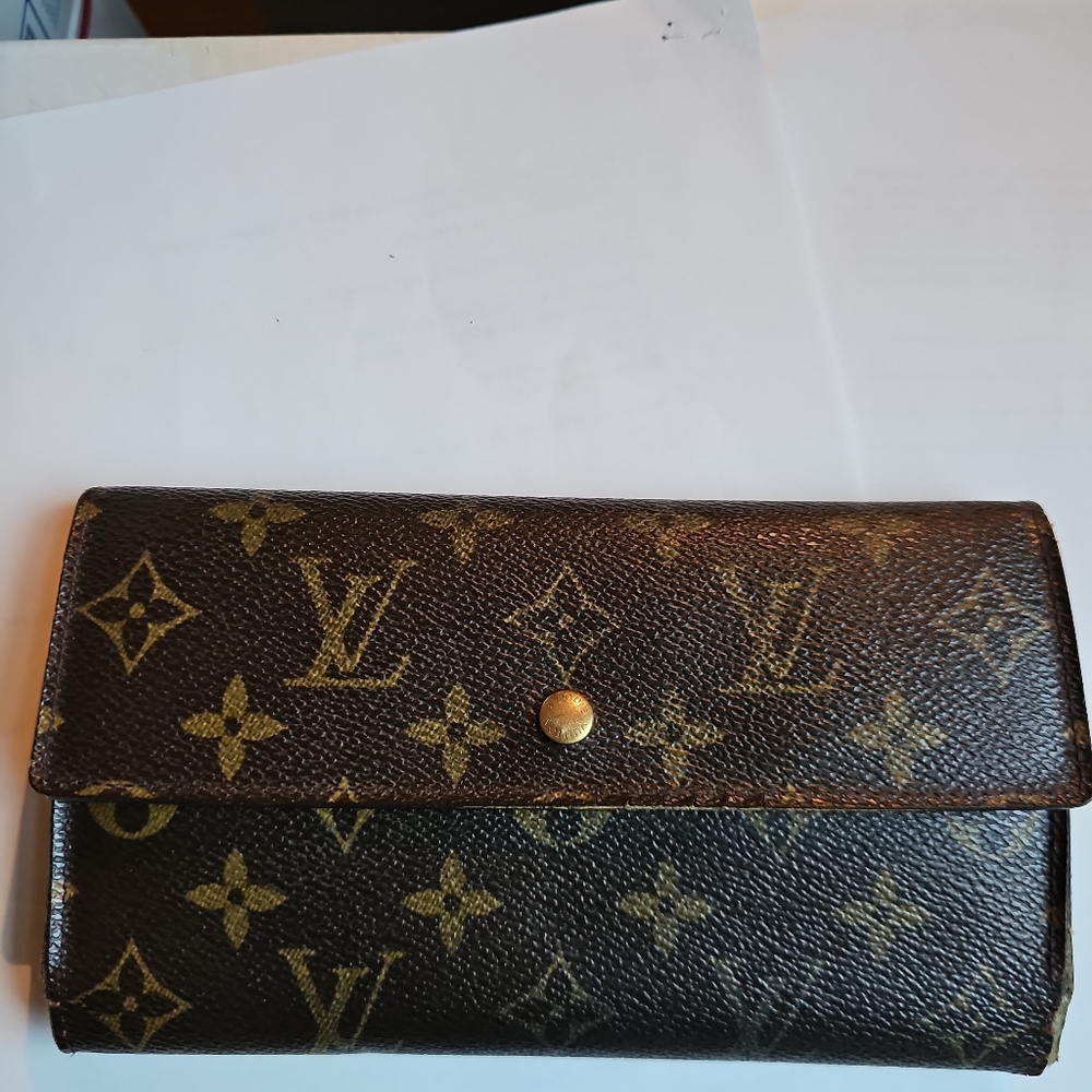 Authentic Louis Vuitton Monogram Porte Tresor International Wallet